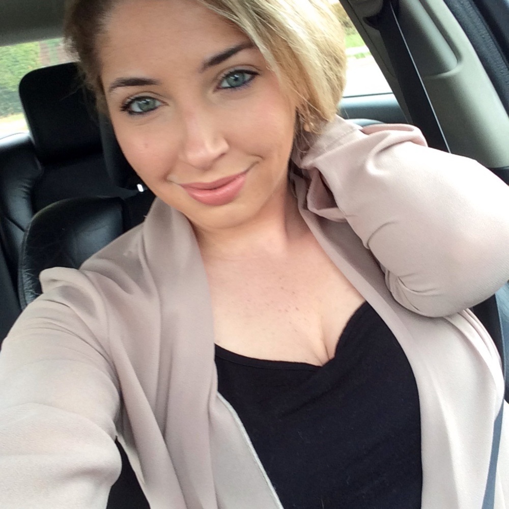 Meet your Posher, Nicole